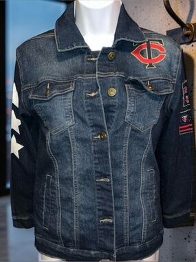 Women’s Boutique Tiny Turnip Minnesota Twins Denim Jacket Size Large